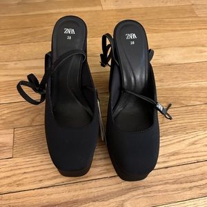 NWT Zara black platform shoes. Size 38 fits a 7-7.5 shoe